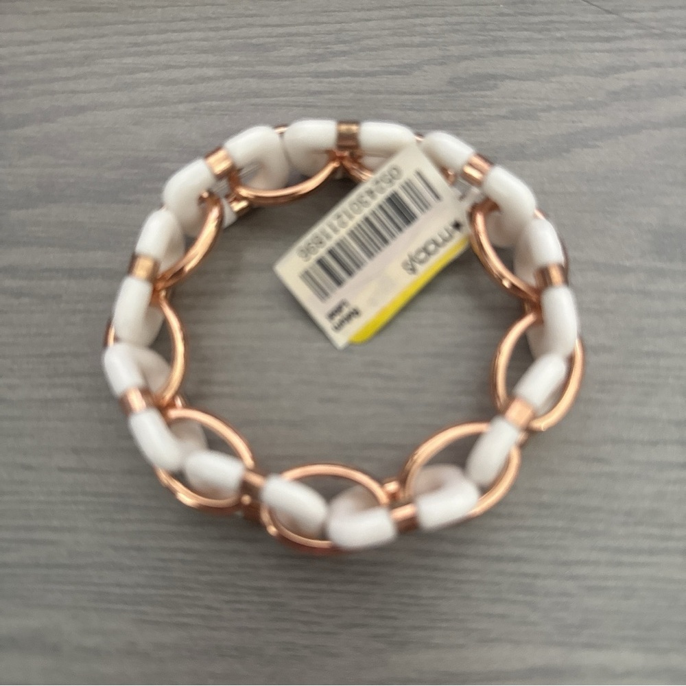 Elegant White and Gold Bracelet